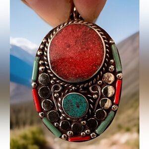 Vintage Tibetan tribal theme handmade pendant inlay stones set in Tibetan silver